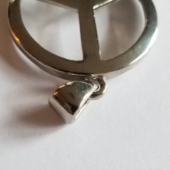 Relisted - Peace sign pendant silver tone metal hippie style - Picture 10 of 12